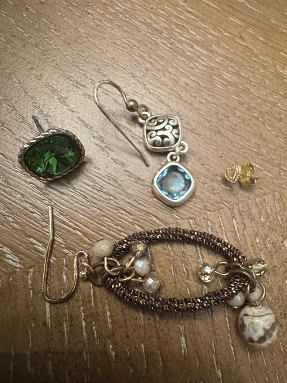 Random Single Earrings for Crafts. Includes Brighton and other brands 💚💙💛🩶🤎🤍
